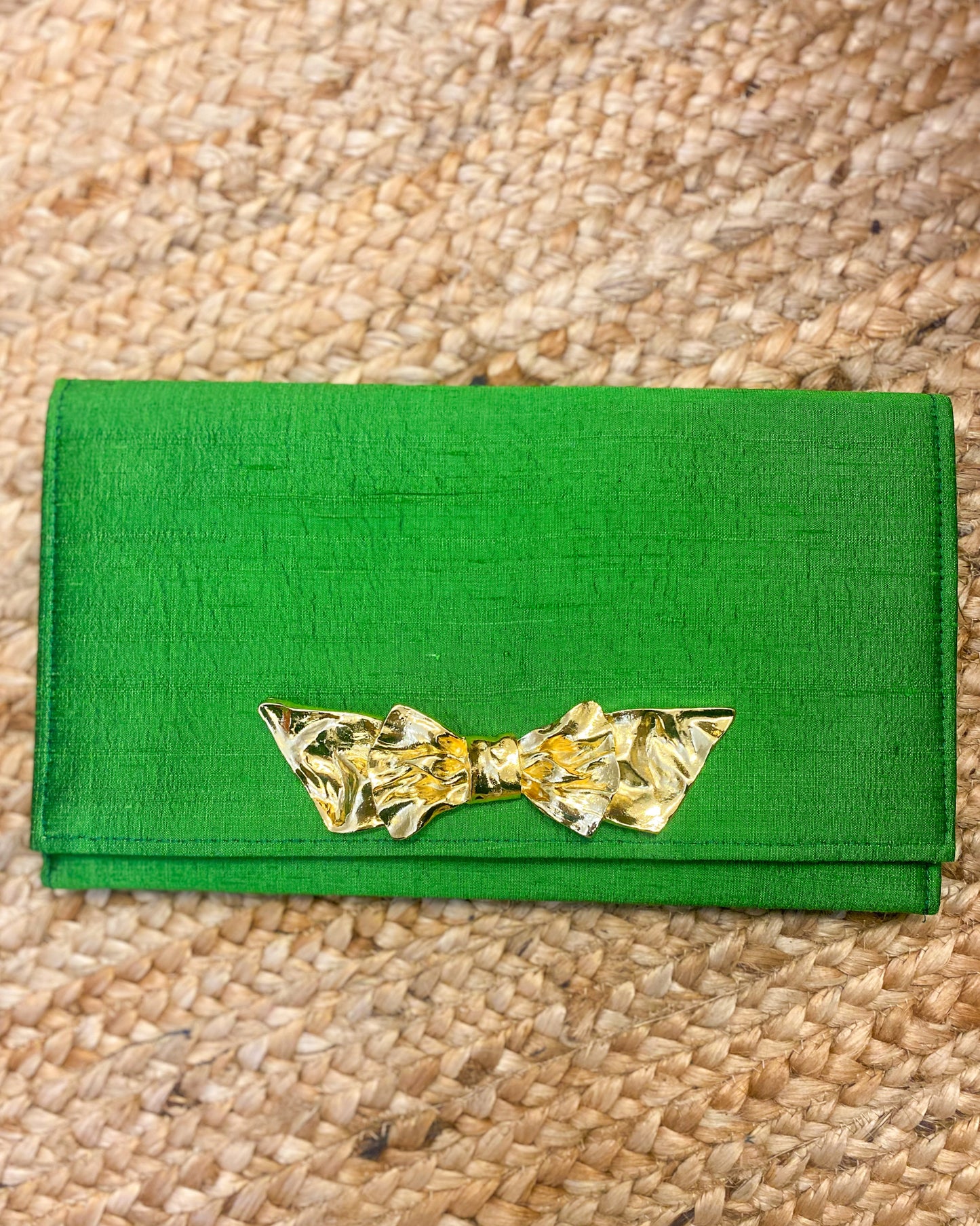 HT Jess Clutch with flat bow