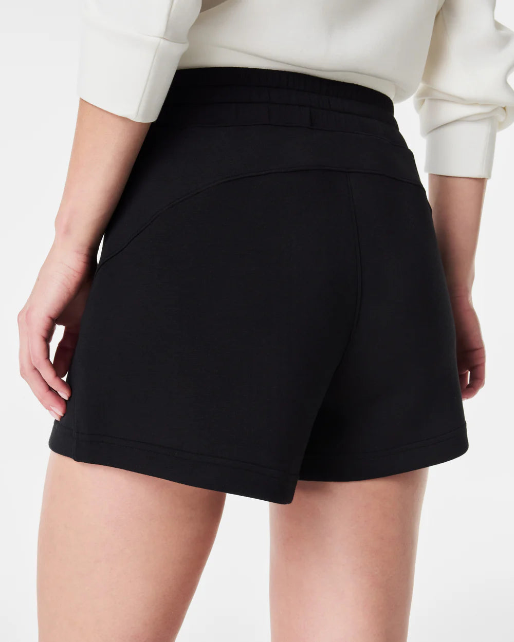 Spanx AirEssential 4" very black shorts pant