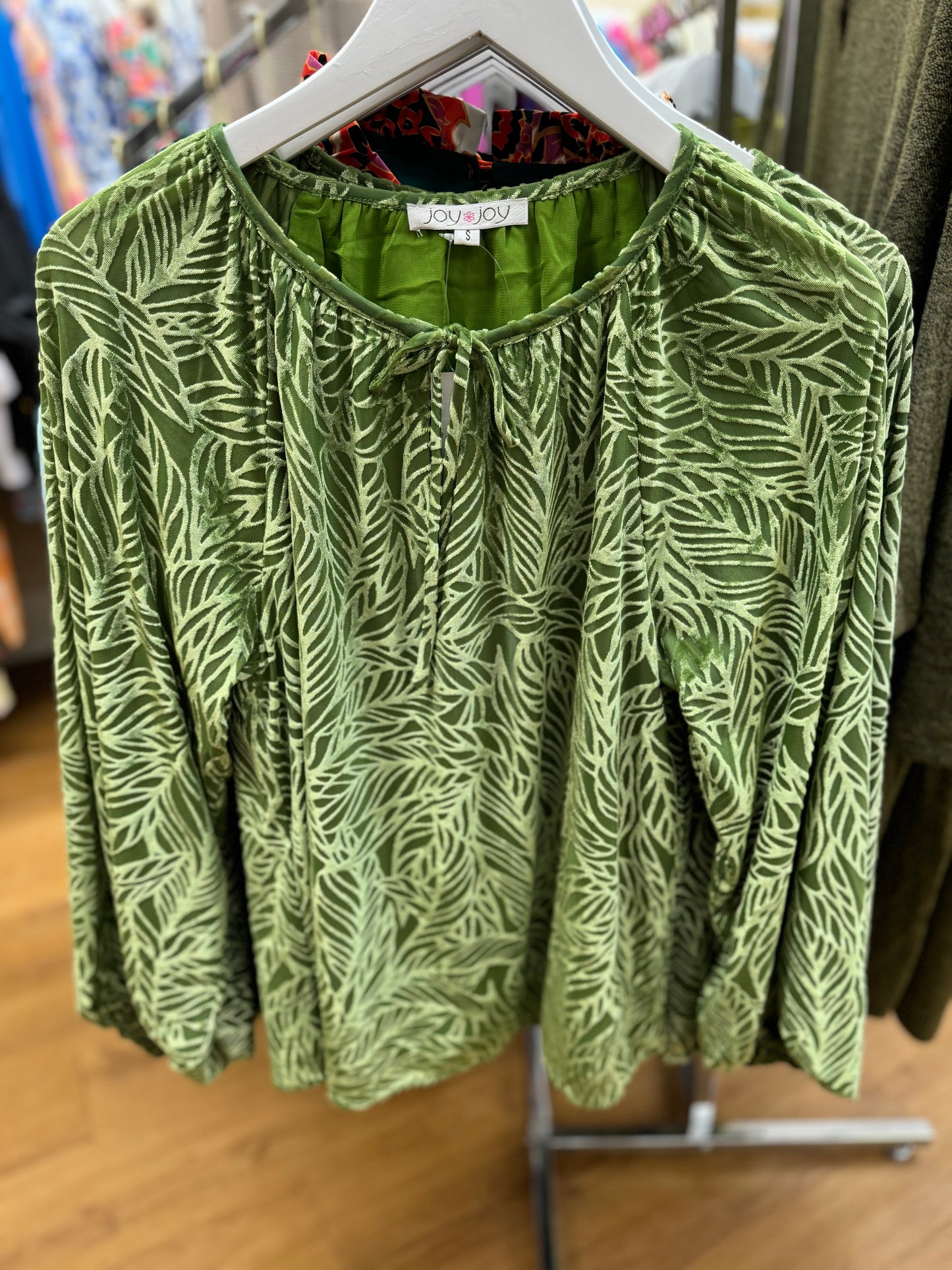 JoyJoy brisk green peasant top