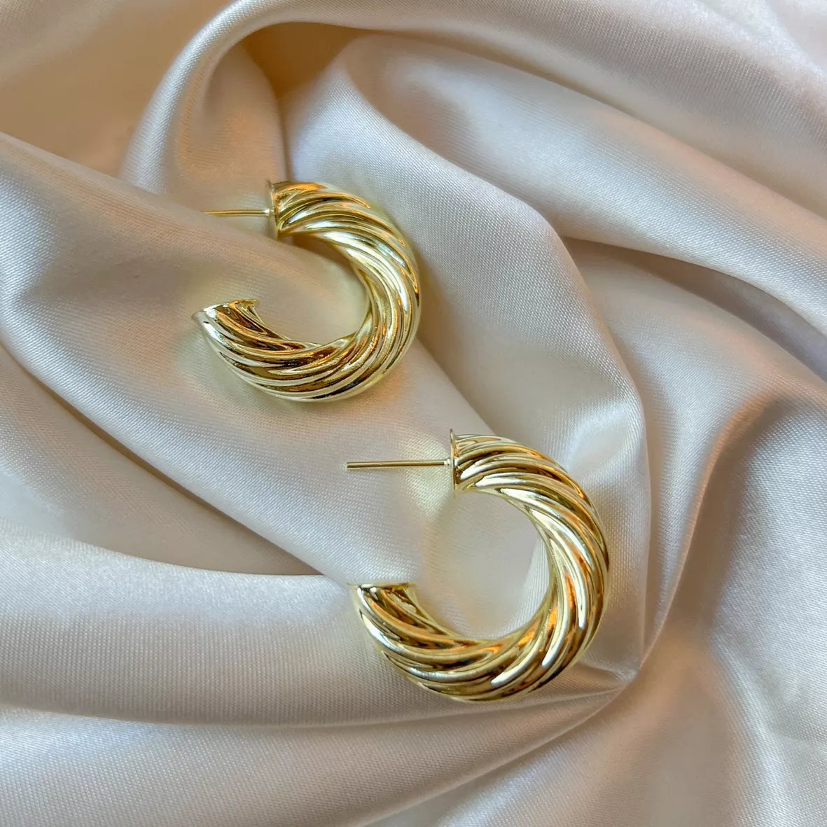 sheila fajl firenze hoop earrings