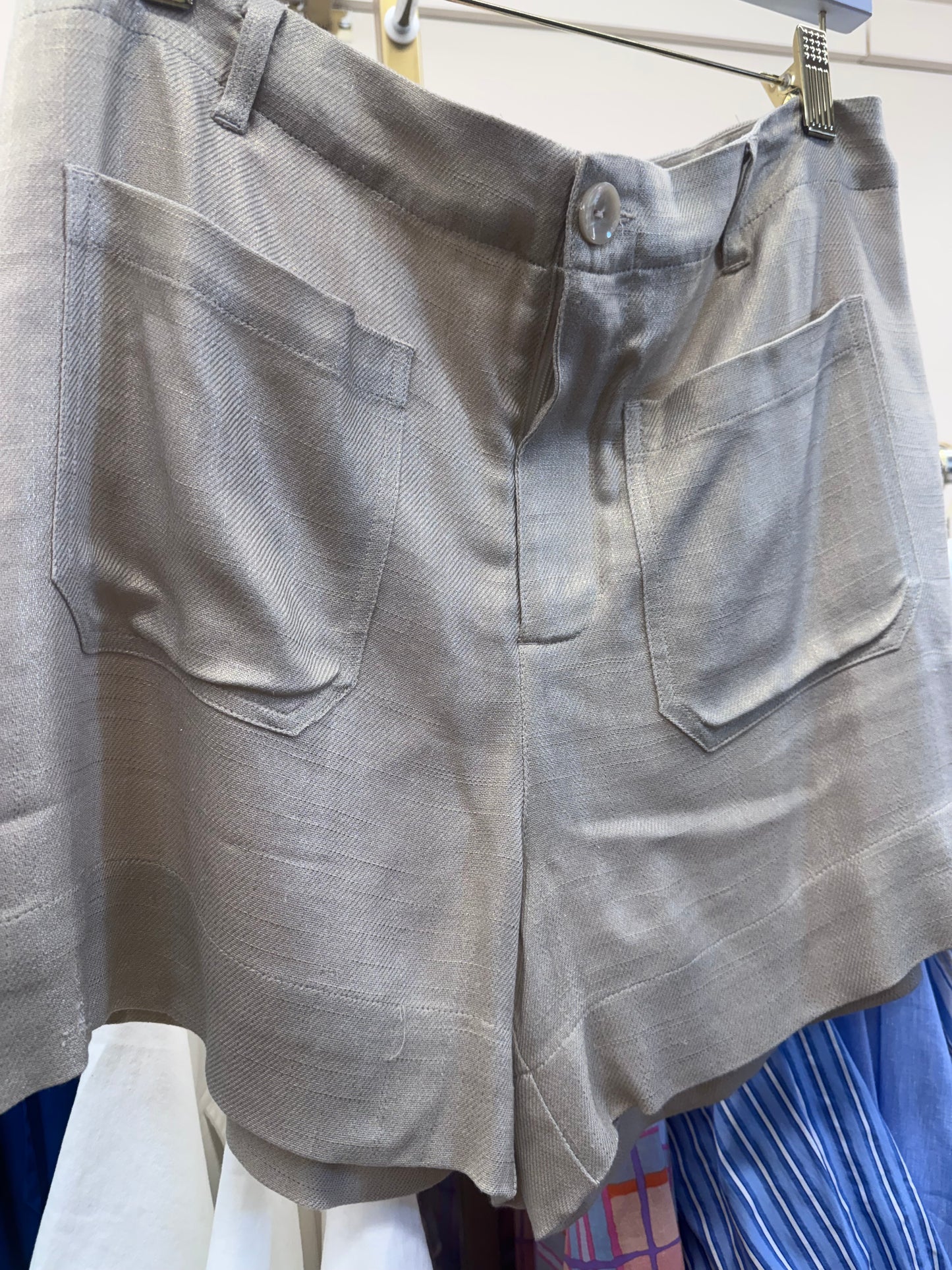 renuar gold shorts