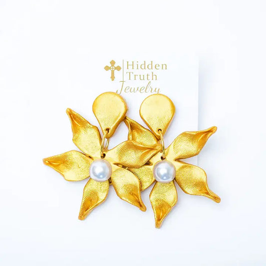 hidden truth Stargazer Lily & Pearl Dangles earrings